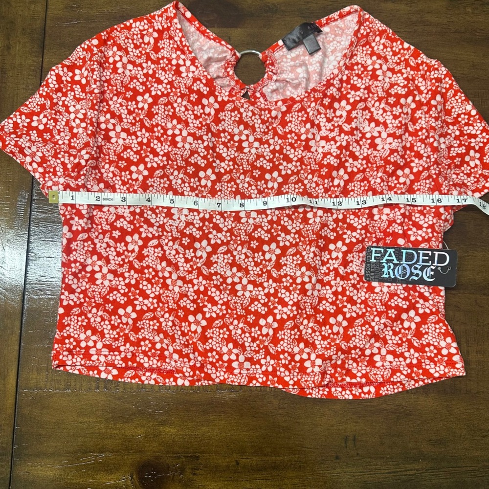 Faded Rose Womens XL Red Ditsy Floral Open Back Ring Detail Crop Top NWT - Picture 4 of 6
